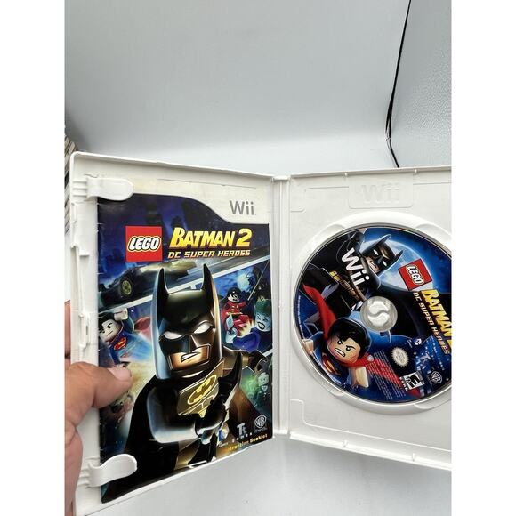 LEGO Batman 2: DC Super Heroes (Nintendo Wii, 2012) CIB Complete - Picture 3 of 6
